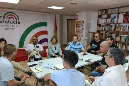 Reunión de Por Andalucía para apoyar a los animalistas.