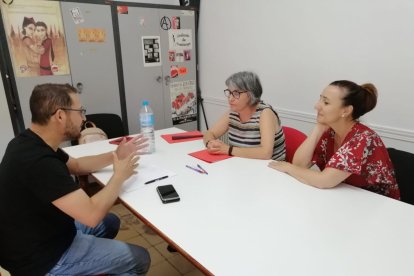 A la izquierda, Diego Crespo (Adelante Andalucía).