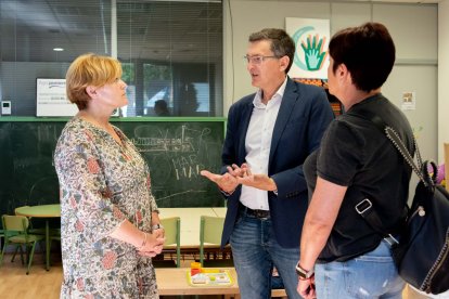 En el centro, José Luis Sánchez Teruel (PSOE).
