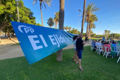 Cartel del PP de El Ejido.