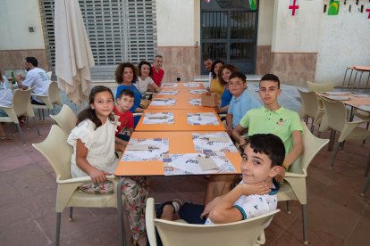 Los más pequeños presiden la mesa familiar