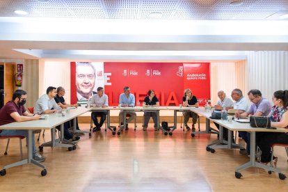 Reunión del PSOE de Almería con una delegación de UGT.