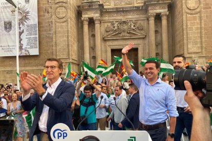 Llegada de Feijóo a la plaza de la Catedral.