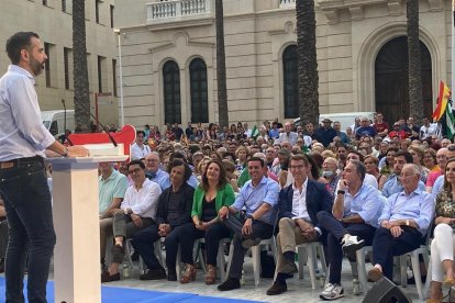 El alcalde, Ramón Fernández-Pacheco, en la plaza de la Catedral.