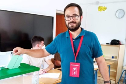 Juan Francisco Garrido Egea ha votado en el CEIP San Sebastián de Lubrín.
