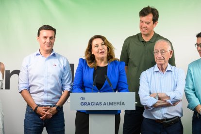 Carmen Crespo, en el centro de la foto.