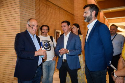 Javier Tebas con Fernández-Pacheco y Javier A.García.