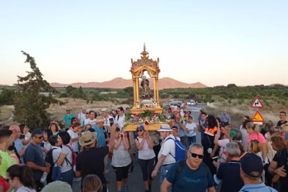 Una multitud acompañó a la Virgen del Saliente hasta Chirivel.