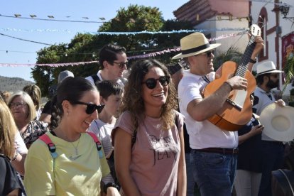 Ambiente de romería en el traslado de la Virgen del Saliente hacia Chirivel.