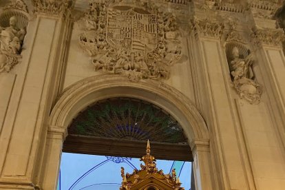 La Virgen del Saliente, a las puertas de la parroquia de de Ntra. Sra. de la Encarnación de Vélez-Rubio.