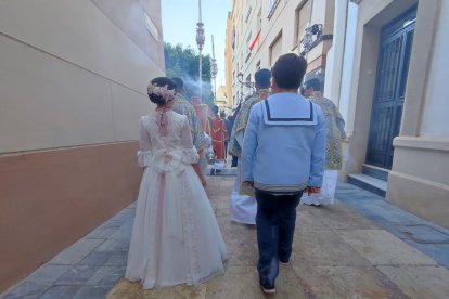 Niños de comunión para la octava del Corpus. 