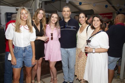 Lucía, Rosa, Ana, Antonio, Marga y María, miembros de la Policía y personal del Ayuntamiento de El Ejido.