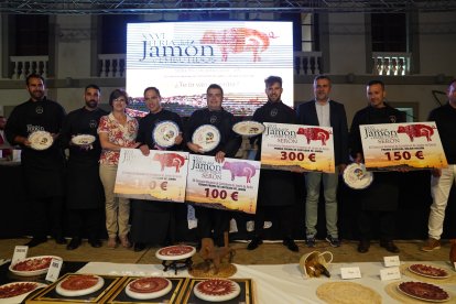Participantes en el Concurso de Cortadores de Jamón.