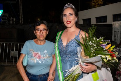 Una dama de las fiestas.