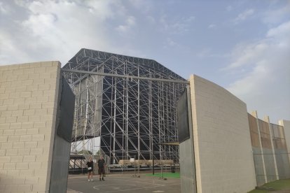 Entrada al Recinto Ferial donde se celebrará el concierto.