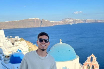 Lucas Robertone en Santorini (Grecia).