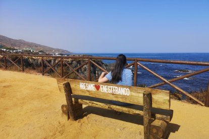 ¿Alguien te besará en este banco de Cala la Dolores?