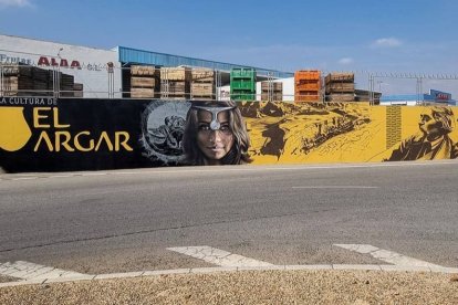 Mural que pone en valor la cultura argárica, en Antas.