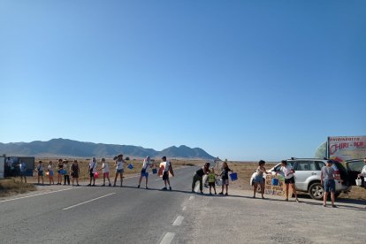 Cadena humana en Las Salinas.