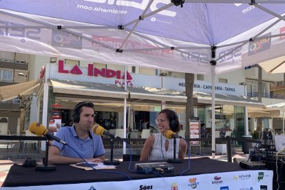 Fran García con Margarita Cobos, edil de Sostenibilidad Ambiental del Ayuntamiento de Almería.
