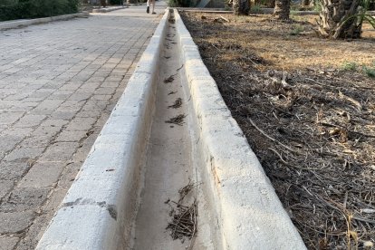 Canales de agua fuera de servicio.