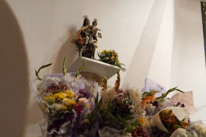 Ofrenda floral a la Virgen del Carmen.