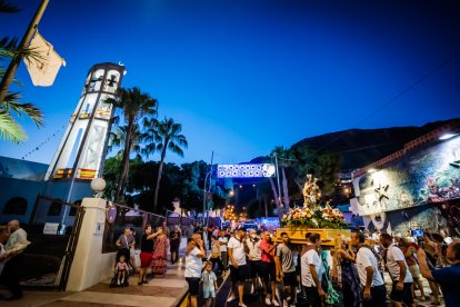 Junto a la Parroquias de Nuestra Señora del Carmen.