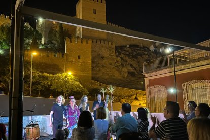 Final de la actuación del grupo flamenco.