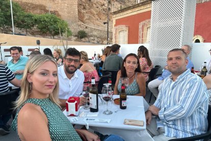 María Antonia de \'La Voz de Almería\', Marc, Cristina y Sebastián del Colegio Internacional Sek Alborán.