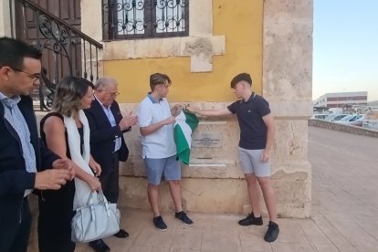 Los hijos de César Andújar, presentes en el acto.