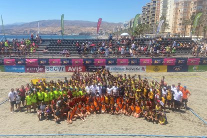 Foto de familia al final del Arena 1000 de Almería.