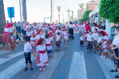 Los más pequeños disfrutaron de la vuelta de esta tradición a las calles de su pueblo.