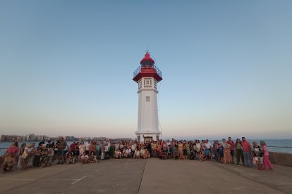 Foto de familia de los participantes de la expedición