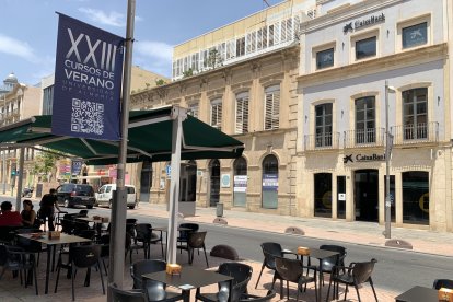 Terrazas del centro vacías.