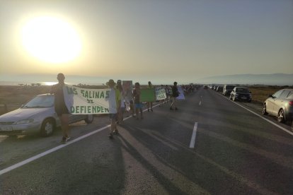Cientos de personas se manifestaron este sábado.