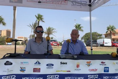 Fran García y Gabriel Amat, alcalde de Roquetas.