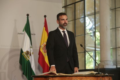 Ramón Fernández-Pacheco jura su cargo.