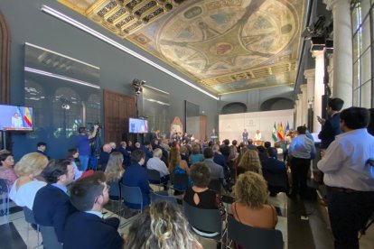 Sala repleta en el acto de la toma de posesión.