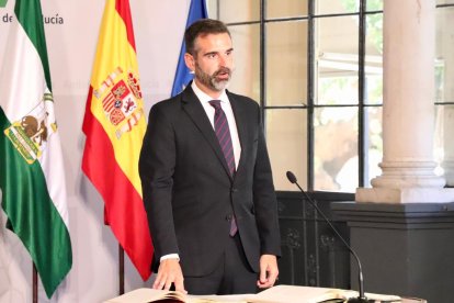 Ramón Fernández-Pacheco toma posesión como consejero de Medio Ambiente.