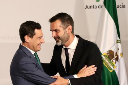 Moreno felicita a Fernández-Pacheco.