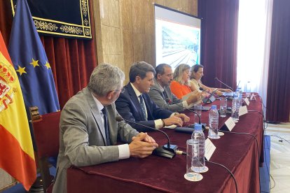 Inicio de la segunda reunión sobre el AVE.