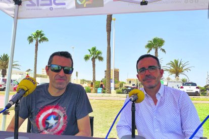 Fran García junto a Juan Antonio Sánchez, mayordomo presidente de la Mayordomía de Nuestra del Carmen y Santa Ana.