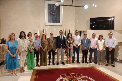 Foto de familia en Diputación.