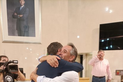 Abrazo a Juanjo Segura.