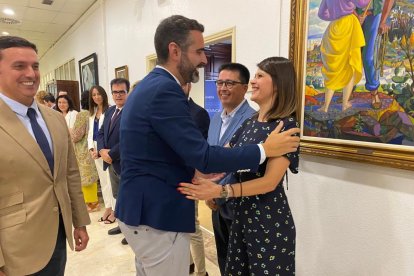 Saludo a la diputada provincial Ángeles Martínez.