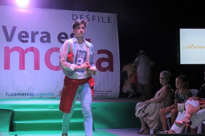 Los modelos masculinos también encantaron al público.