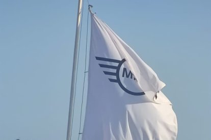 Preparada para efectuar el saque.