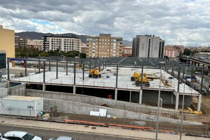 Obras para la construcción del nuevo supermercado.
