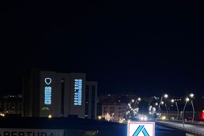 Pruebas de iluminación por la noche.