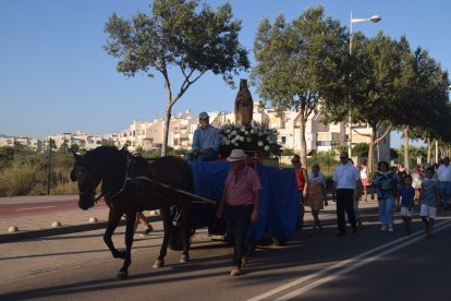  La Virgen de Retamar en la carreta por El Toyo.